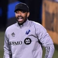 Mr.クールだったアンリ、監督になるとこんなにキレる