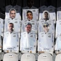 もはや合戦…ブラジル名門のサポ軍団が「棒で殴り合う」