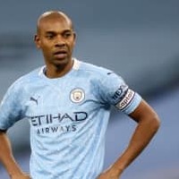 「プレミア最悪級の汚さ」 フェルナンジーニョ、マウントの顔面踏みつけ疑惑