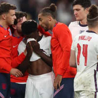 EURO決勝でPK失敗、19歳サカが涙…監督は「自分のせい」とかばう