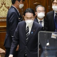 衆院予算委の集中審議に臨む岸田首相＝31日午後