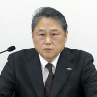 オンラインで決算内容を説明するパナソニックの梅田博和最高財務責任者＝2日午後