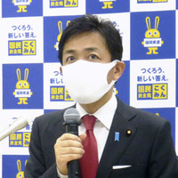 記者会見する国民民主党の玉木代表＝13日午前、福岡市