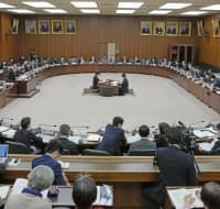 開催された衆院憲法審査会＝7日午前