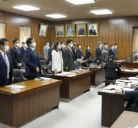 沖縄の日本復帰50年に合わせた決議を採択する衆院沖縄北方特別委＝21日午後