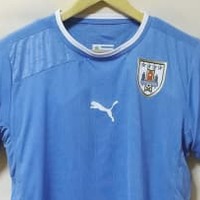 ウルグアイ代表、“五月の太陽”を描く「2014W杯」南米予選ユニフォーム