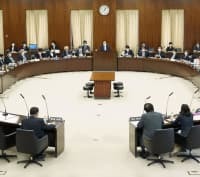 国会で開かれた参院憲法審＝27日午後