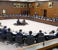 開催された衆院憲法審査会＝12日午前、国会