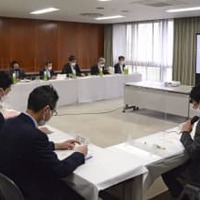 愛知県豊橋市で開かれた設楽ダムに関する有識者委員会＝17日午後