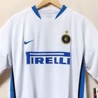 “王者”インテル、ミラノの白い巨人に！「2006-07アウェイ」ユニフォーム