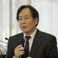 大津市長に答申書の概要を説明する第三者委員会の春日井敏之委員長＝6日午後、大津市役所