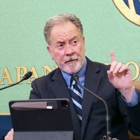 日本記者クラブで記者会見するWFPのビーズリー事務局長＝11日午後、東京・内幸町