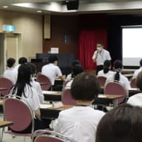兵庫県明石市の歩道橋事故から21年となり、再発防止に向け実施された職員研修＝21日午前