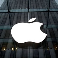 アップルストアのロゴ＝2011年1月、ニューヨーク（ロイター＝共同）