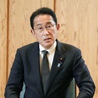 共同通信などのインタビューに答える岸田首相