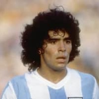 伝説マラドーナの胸像がスペインで完成…「誰だよ」と炎上