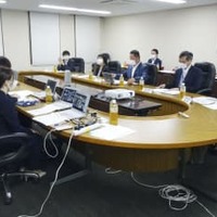 幼稚園や保育所に通っていない子どもの実態把握に向けた政府の検討委員会の初会合＝19日午後、東京都千代田区