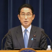 新型コロナウイルス感染による療養期間を終え、記者会見する岸田首相＝31日午前、首相官邸