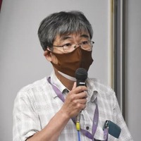 NPT再検討会議からの帰国報告を行う「全国被爆二世団体連絡協議会」の崎山昇会長＝31日午後、長崎市