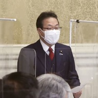 自民党の会合であいさつする世耕参院幹事長＝3日午前、国会