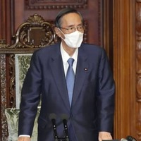 3日、衆院本会議に臨む細田議長