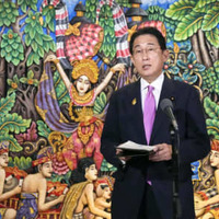 G20サミットを終え、取材に応じる岸田首相＝16日、インドネシア・バリ島（共同）