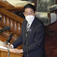 閣僚辞任について、衆院本会議で質問に答える岸田首相＝21日午後