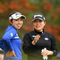 女王・山下美夢有（左）が最終戦も優勝と偉業達成で締めくくるのか（撮影：佐々木啓)