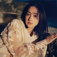 堀田真由ファースト写真集「MY」（3月29日発売）表紙（C）松岡一哲／集英社