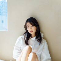 牧野真莉愛／誌面カット（画像提供：ワニブックス）