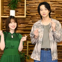 （左から）内田真礼、鈴木仁（C）TBS