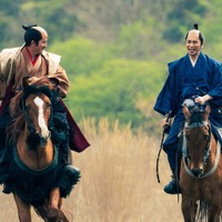 岡田准一、松本潤「どうする家康」第26話より（C）NHK