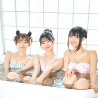 藤本沙羅、咲田ゆな、瑚々（C）高橋慶佑／ヤンマガWeb
