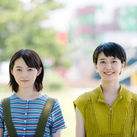 伊藤万理華、石山蓮華（C）「日常の絶景」製作委員会