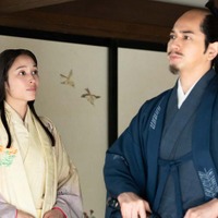 広瀬アリス、松本潤「どうする家康」第36話より（C）NHK