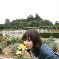 松岡茉優／撮影：仲野太賀（C）扶桑社