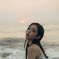 高石あかり「高石あかりファースト写真集 幻灯」（東京ニュース通信社刊）（C）撮影／横山マサト