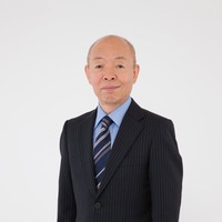 坂田利夫さん（C）