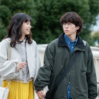 関水渚、末澤誠也「彼女と彼氏の明るい未来」第2話より（C）「彼女と彼氏の明るい未来」製作委員会・MBS