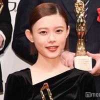 「第78回毎日映画コンクール」授賞式に登壇した杉咲花（C）モデルプレス