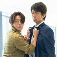 亀梨和也、仲村トオル「Destiny」第2話より（C）テレビ朝日