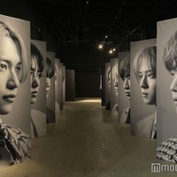 「INI EXHIBITION -DESTINED HORIZONS-」より（C）モデルプレス
