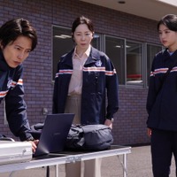 山下智久、平岩紙、出口夏希「ブルーモーメント」第7話より（C）フジテレビ