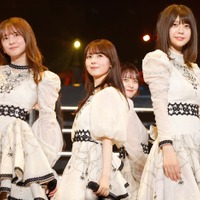 菅原咲月、筒井あやめ、冨⾥奈央「35thSGアンダーライブ」（C）乃木坂46LLC