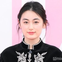 「ミス ディオール展覧会 ある⼥性の物語」フォトコールに出席した八木莉可子（C）モデルプレス