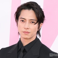 「ミス ディオール展覧会 ある⼥性の物語」フォトコールに出席した山下智久（C）モデルプレス