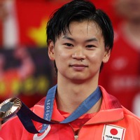 パリ五輪バドミントンわたがしペア・渡辺勇大選手、結婚生発表 お相手についても説明