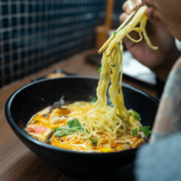 ラーメンを作ってくれた海外の友人…→「そんな食べ方をしたら…」日本人の食べる姿に衝撃！？