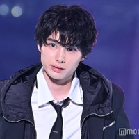 「虎に翼」出演が話題・本田響矢、ジャケット×細身デニムで降臨 歓声上がる【TGC 2024 A／W】