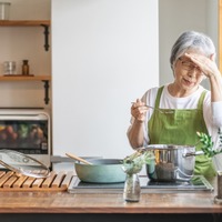 義母宅の冷蔵庫から漂う「異臭」の正体。認知症初期の義母に感じた「５つの違和感」　